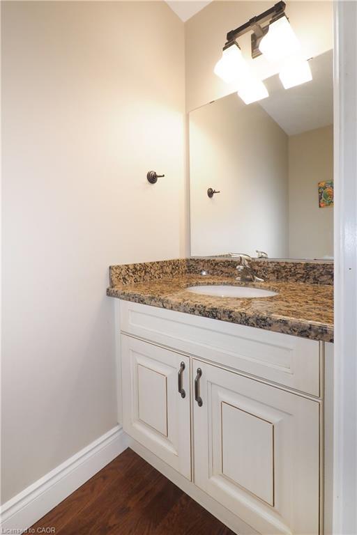 33 Huck Crescent, Kitchener, ON - Indoor Photo Showing Bathroom