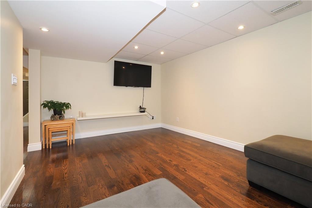 33 Huck Crescent, Kitchener, ON - Indoor Photo Showing Other Room