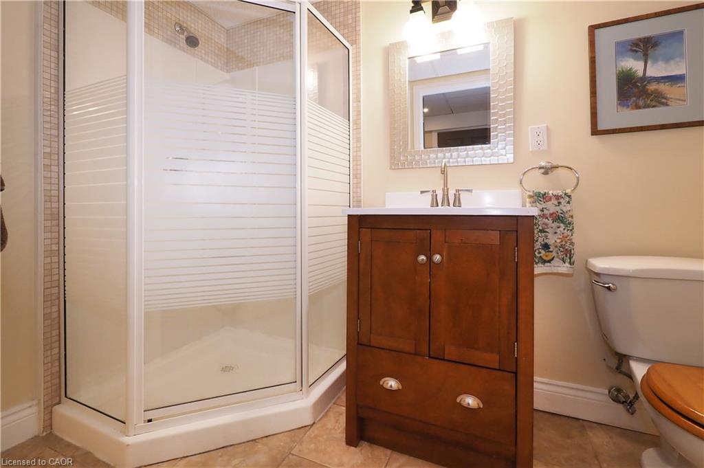 33 Huck Crescent, Kitchener, ON - Indoor Photo Showing Bathroom