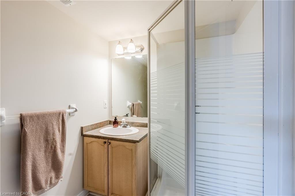 311-1830 Walkers Line, Burlington, ON - Indoor Photo Showing Bathroom