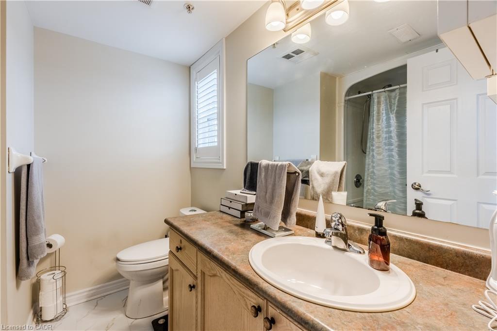311-1830 Walkers Line, Burlington, ON - Indoor Photo Showing Bathroom
