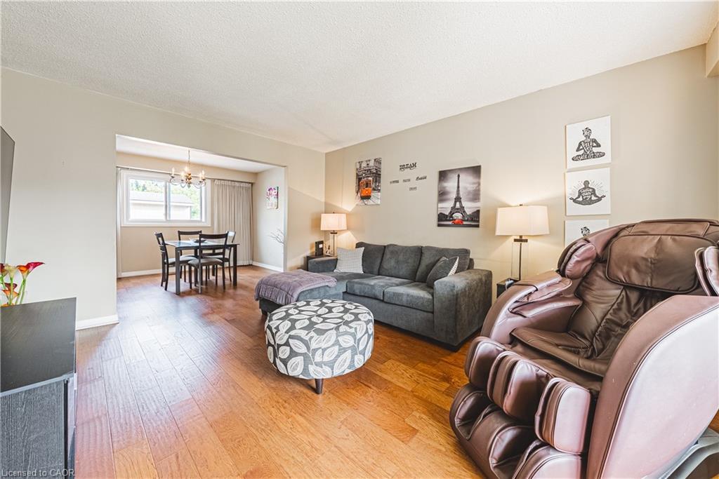 5 Bing Crescent, Stoney Creek, ON - Indoor Photo Showing Living Room