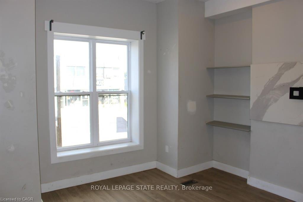 1-500 Main Street, Hamilton, ON - Indoor Photo Showing Other Room