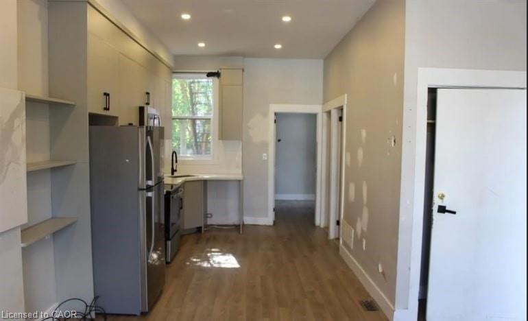 1-500 Main Street, Hamilton, ON - Indoor Photo Showing Other Room