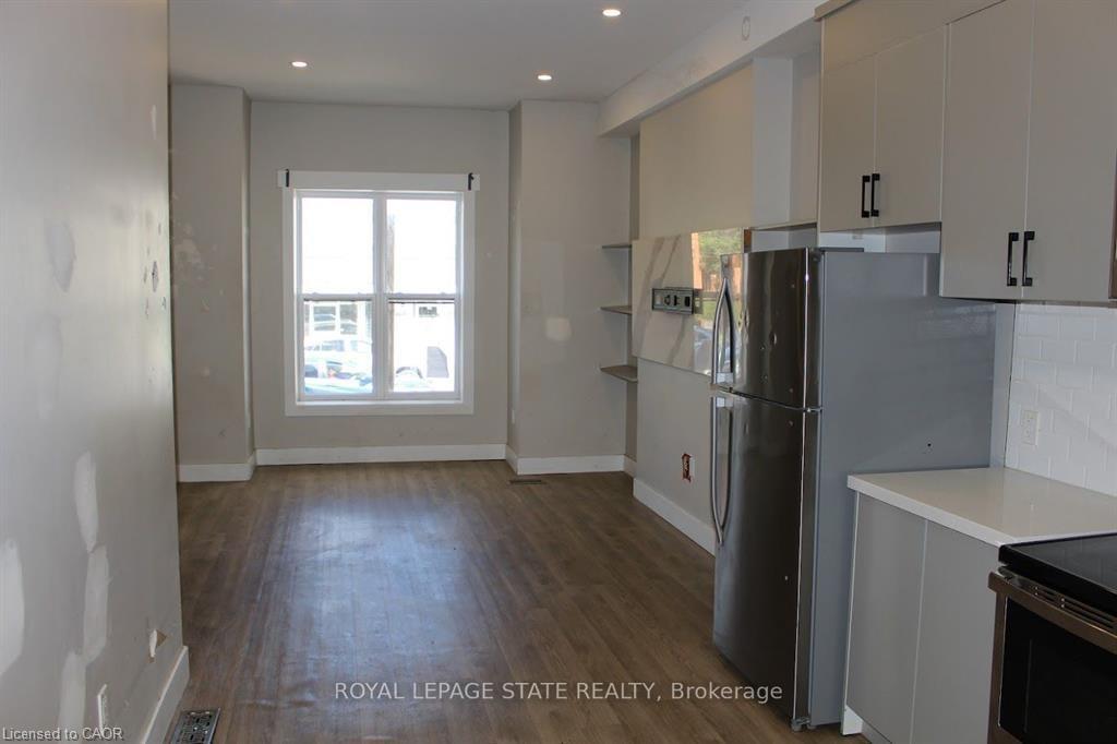 1-500 Main Street, Hamilton, ON - Indoor Photo Showing Other Room