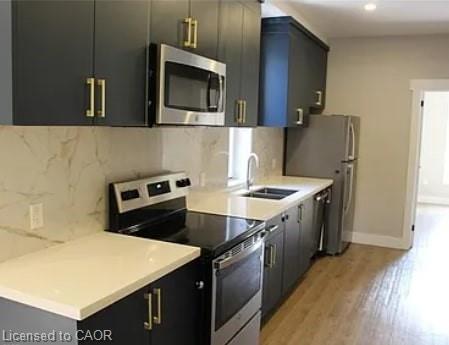 2-500 Main Street, Hamilton, ON - Indoor Photo Showing Kitchen With Double Sink