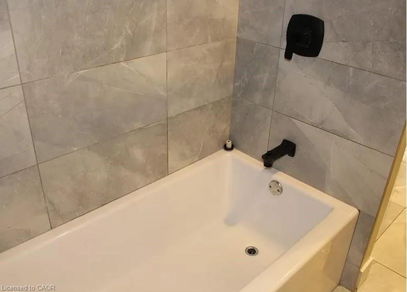 2-500 Main Street, Hamilton, ON - Indoor Photo Showing Bathroom