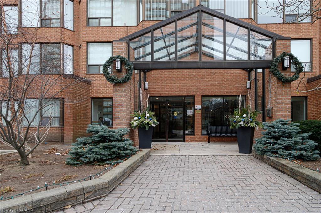 1914-1270 Maple Crossing Boulevard, Burlington, ON - Outdoor