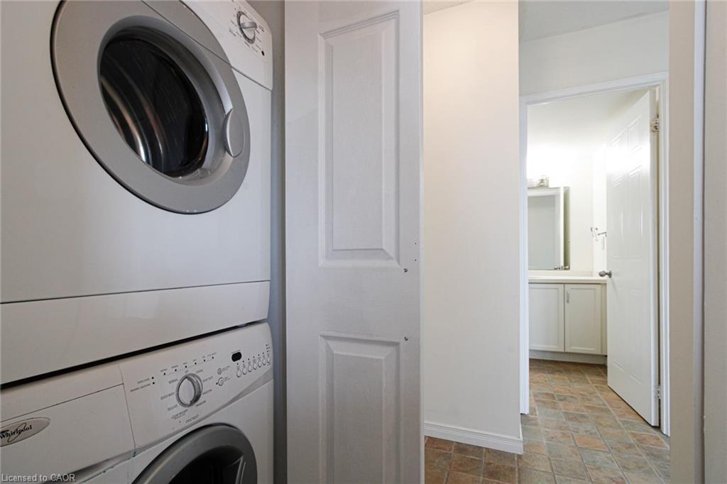1914-1270 Maple Crossing Boulevard, Burlington, ON - Indoor Photo Showing Laundry Room