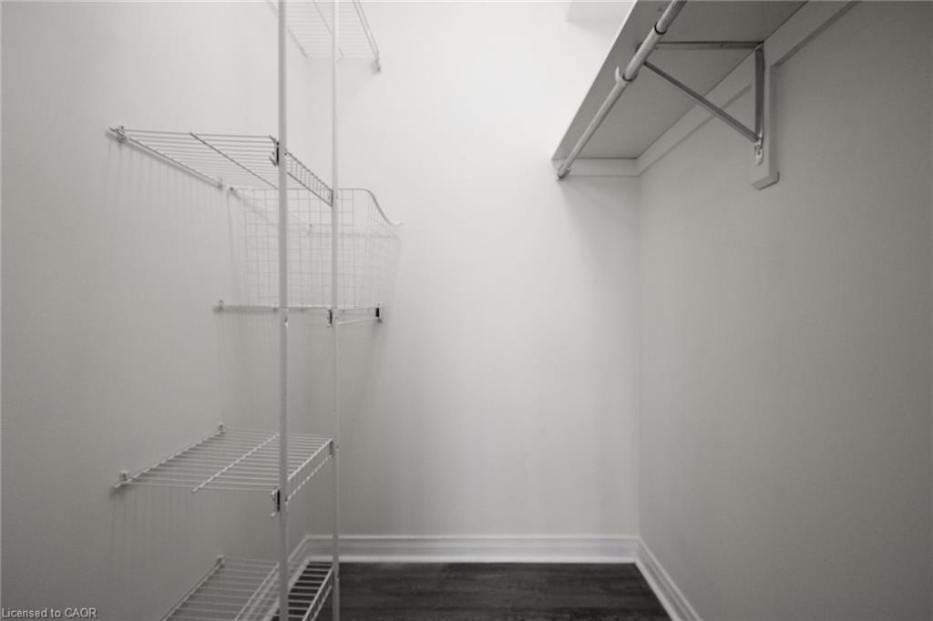 1914-1270 Maple Crossing Boulevard, Burlington, ON - Indoor With Storage