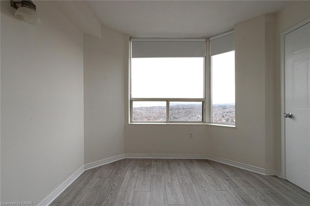 1914-1270 Maple Crossing Boulevard, Burlington, ON - Indoor Photo Showing Other Room