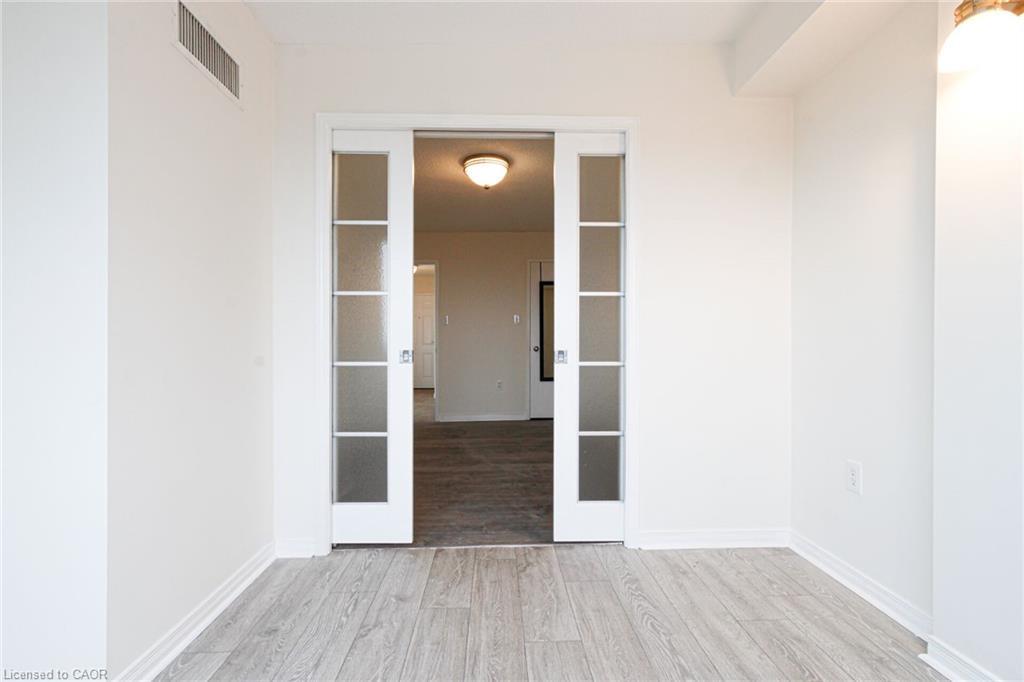 1914-1270 Maple Crossing Boulevard, Burlington, ON - Indoor Photo Showing Other Room