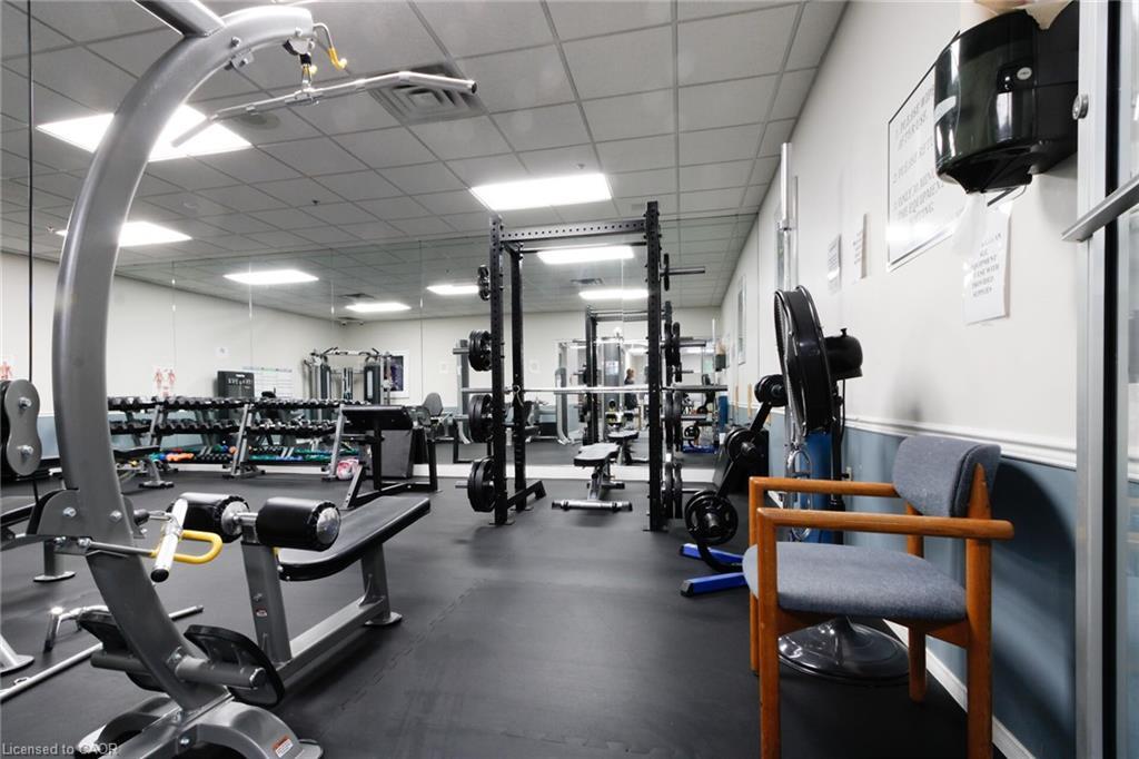 1914-1270 Maple Crossing Boulevard, Burlington, ON - Indoor Photo Showing Gym Room