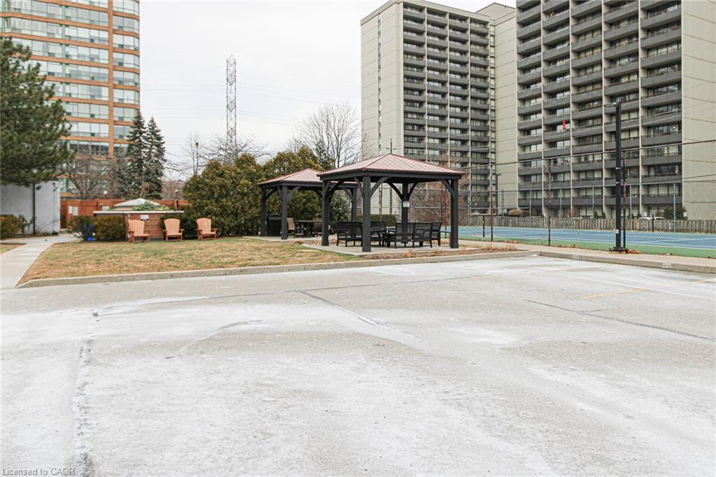 1914-1270 Maple Crossing Boulevard, Burlington, ON - Outdoor