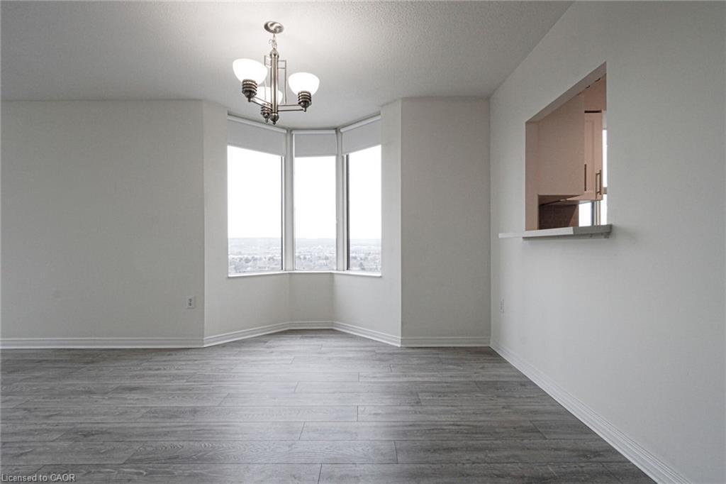1914-1270 Maple Crossing Boulevard, Burlington, ON - Indoor Photo Showing Other Room