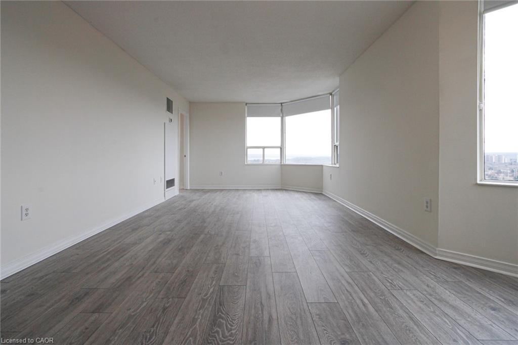 1914-1270 Maple Crossing Boulevard, Burlington, ON - Indoor Photo Showing Other Room