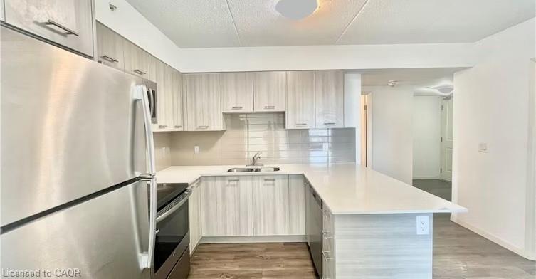 1002-220 Cannon Street E, Hamilton, ON - Indoor Photo Showing Kitchen With Stainless Steel Kitchen With Upgraded Kitchen