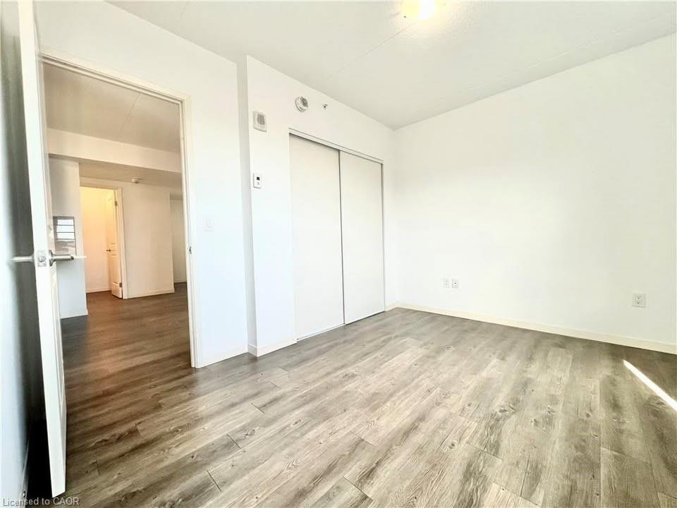 1002-220 Cannon Street E, Hamilton, ON - Indoor Photo Showing Other Room