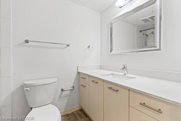 1002-220 Cannon Street E, Hamilton, ON - Indoor Photo Showing Bathroom