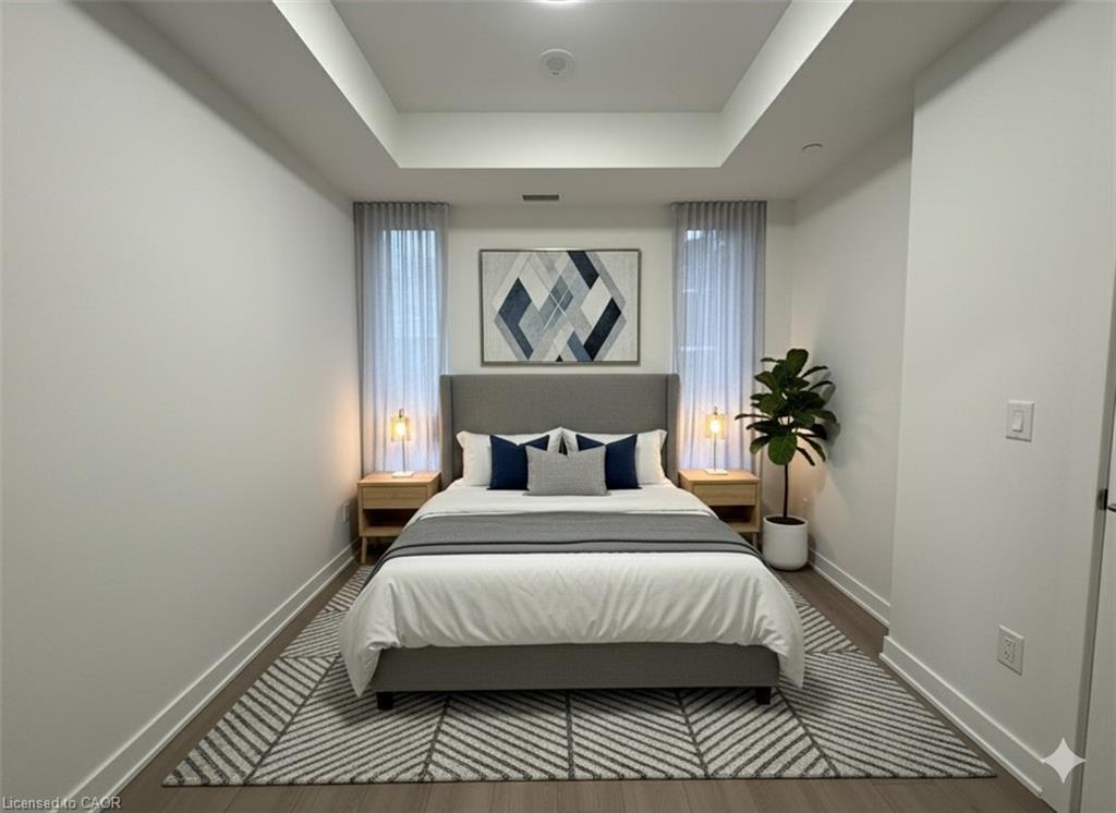 907-25 Wellington Street S, Kitchener, ON - Indoor Photo Showing Bedroom