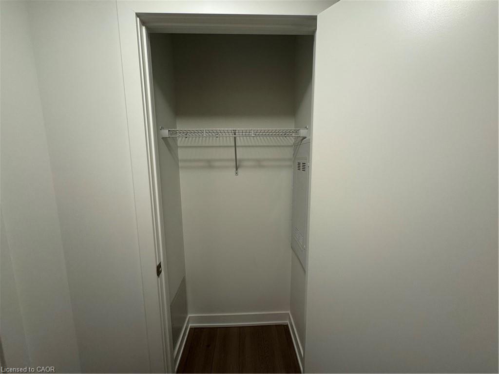 907-25 Wellington Street S, Kitchener, ON - Indoor