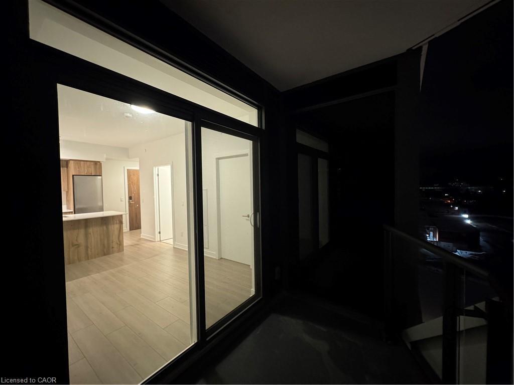 907-25 Wellington Street S, Kitchener, ON - Indoor