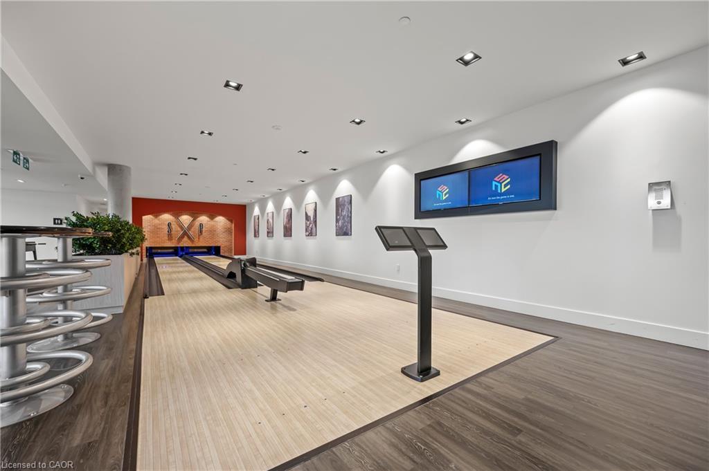 907-25 Wellington Street S, Kitchener, ON - Indoor Photo Showing Gym Room