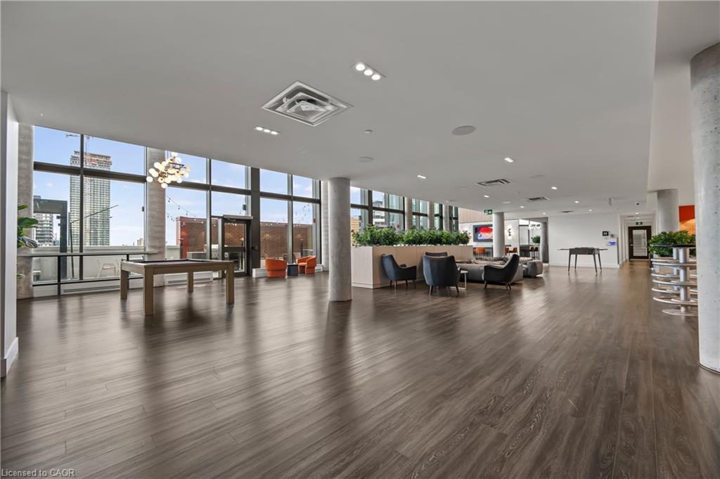 907-25 Wellington Street S, Kitchener, ON - Indoor