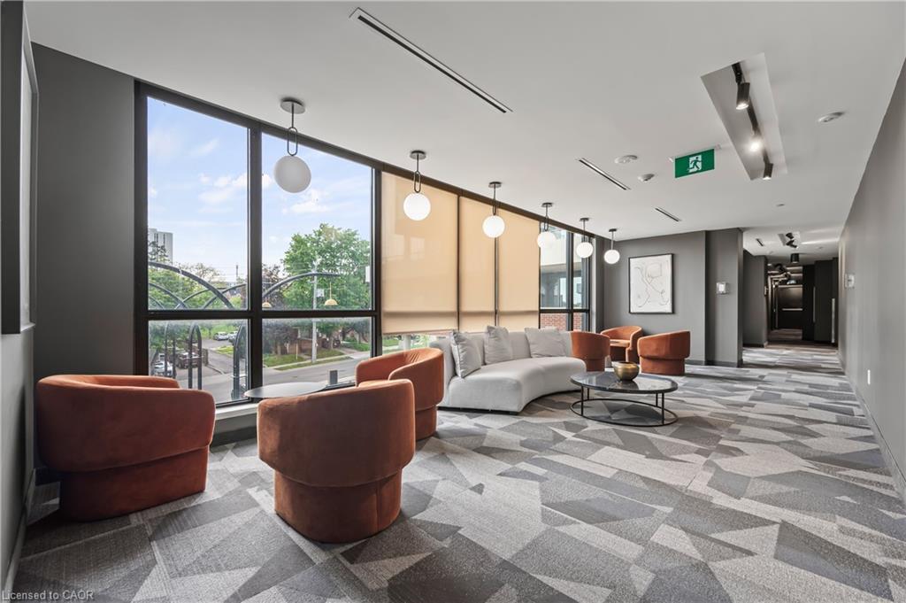 907-25 Wellington Street S, Kitchener, ON - Indoor Photo Showing Other Room