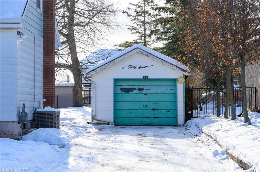 1-37 Kennedy Avenue, Hamilton, ON - Outdoor