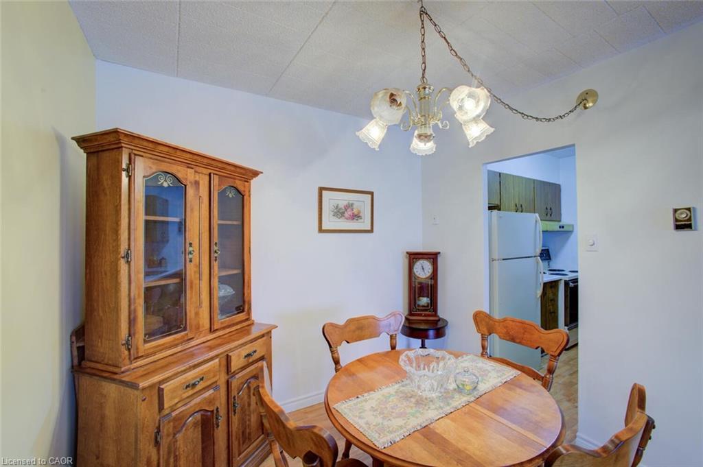 312-80 Breckenridge Drive, Kitchener, ON - Indoor Photo Showing Dining Room