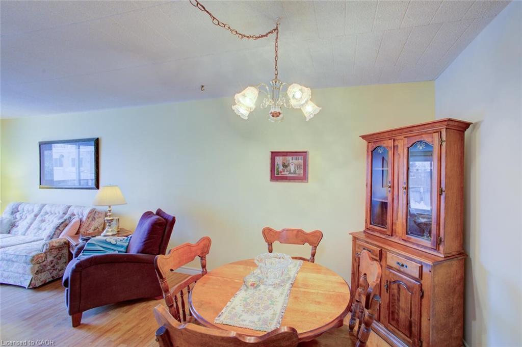 312-80 Breckenridge Drive, Kitchener, ON - Indoor Photo Showing Dining Room