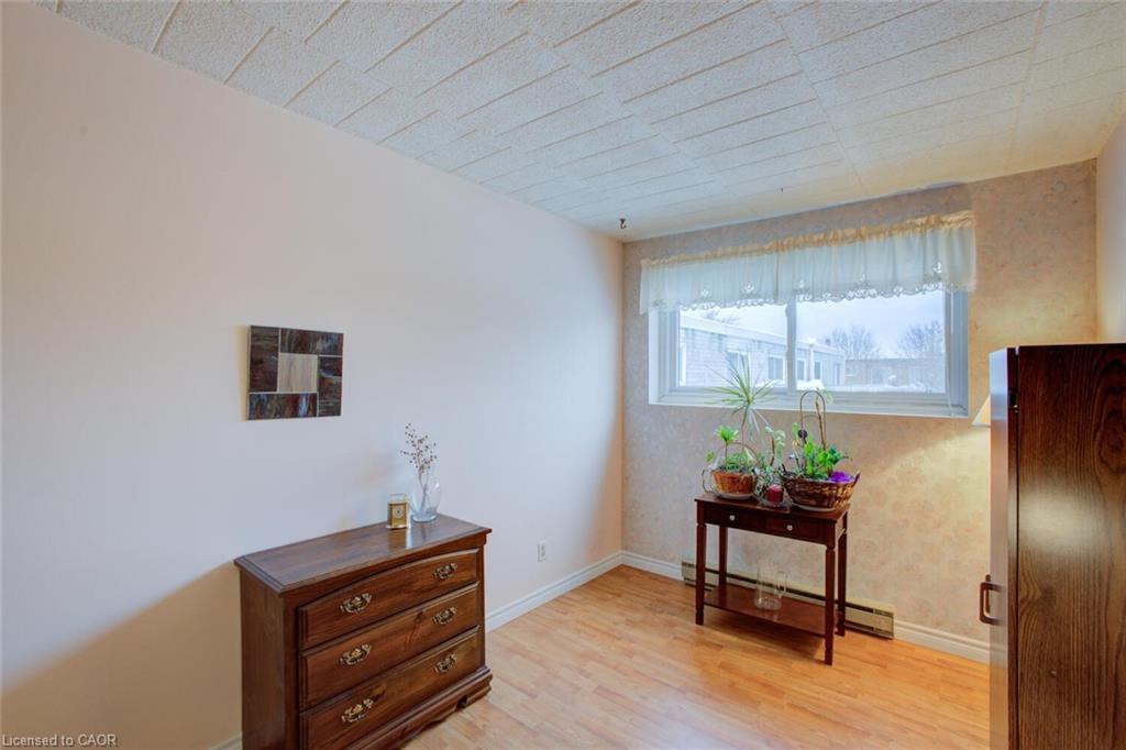 312-80 Breckenridge Drive, Kitchener, ON - Indoor