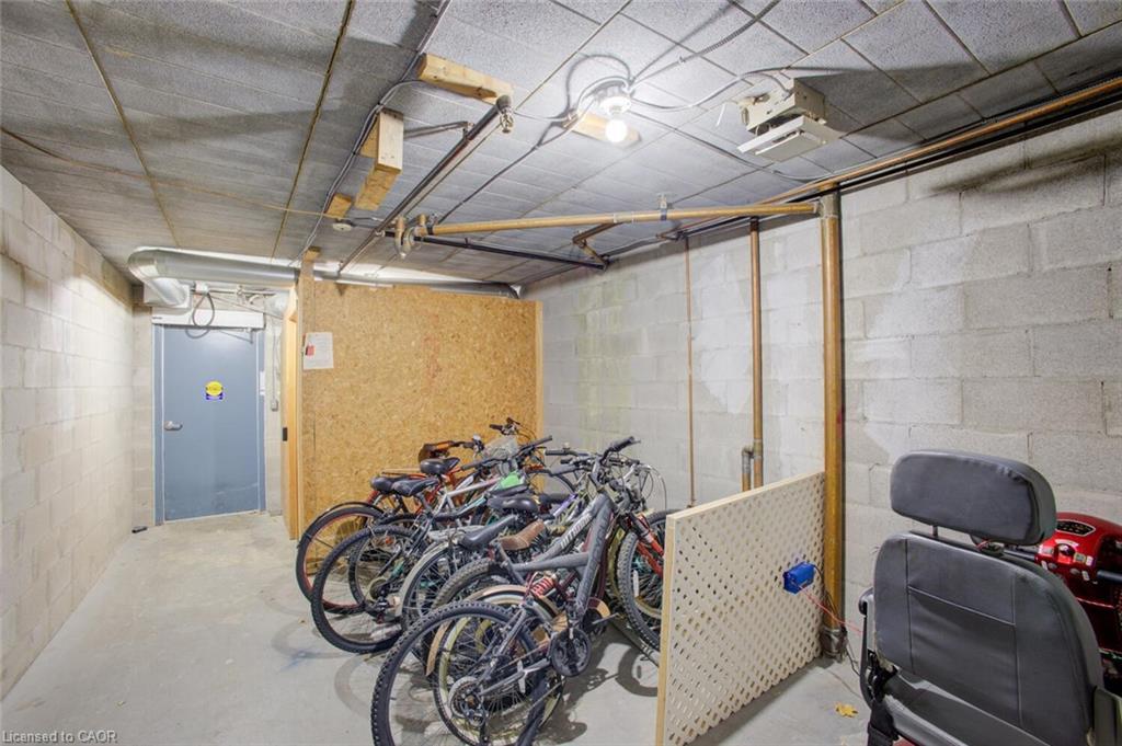 312-80 Breckenridge Drive, Kitchener, ON - Indoor