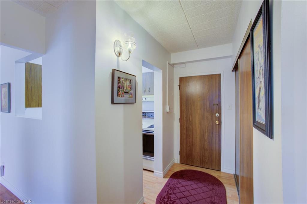 312-80 Breckenridge Drive, Kitchener, ON - Indoor