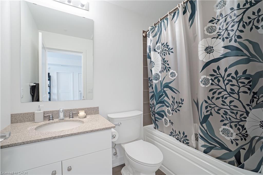 407-255 Northfield Drive E, Waterloo, ON - Indoor Photo Showing Bathroom