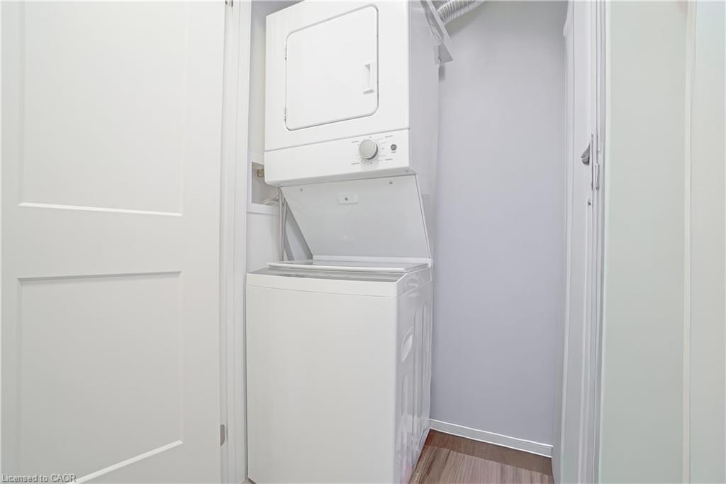 407-255 Northfield Drive E, Waterloo, ON - Indoor Photo Showing Laundry Room