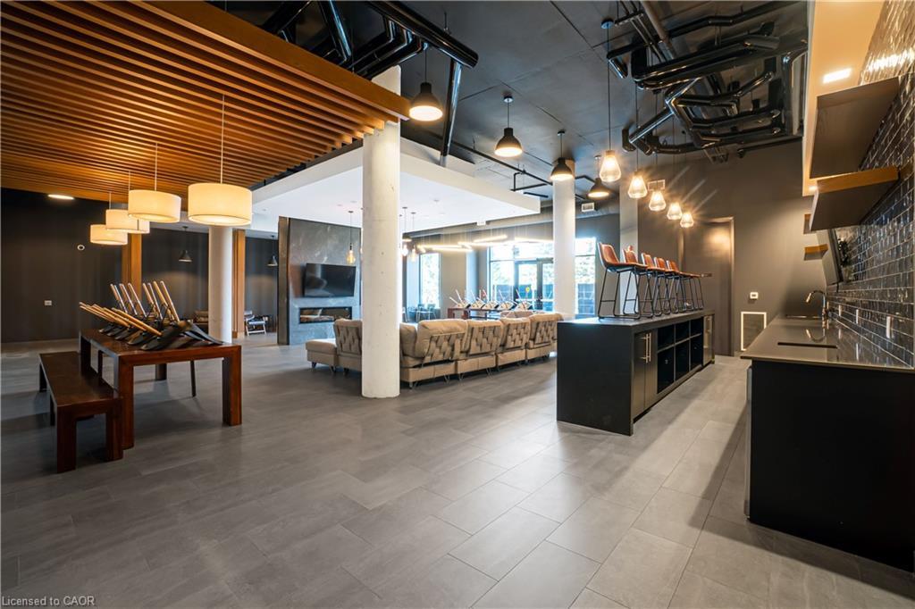 407-255 Northfield Drive E, Waterloo, ON - Indoor