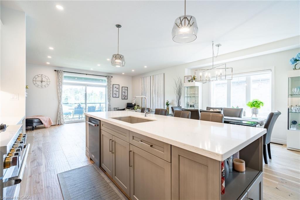 16 Whiting Drive, Paris, ON - Indoor Photo Showing Kitchen