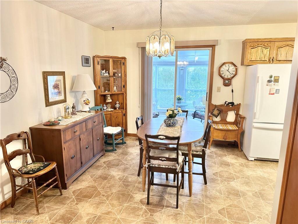 248 Howard Street, Waterford, ON - Indoor Photo Showing Dining Room