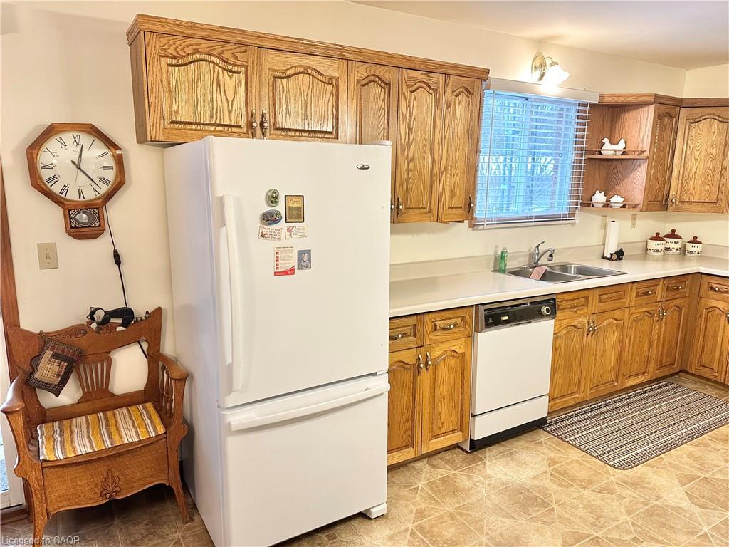 248 Howard Street, Waterford, ON - Indoor Photo Showing Kitchen With Double Sink