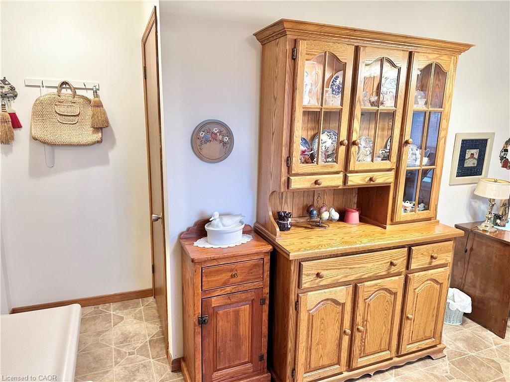 248 Howard Street, Waterford, ON - Indoor