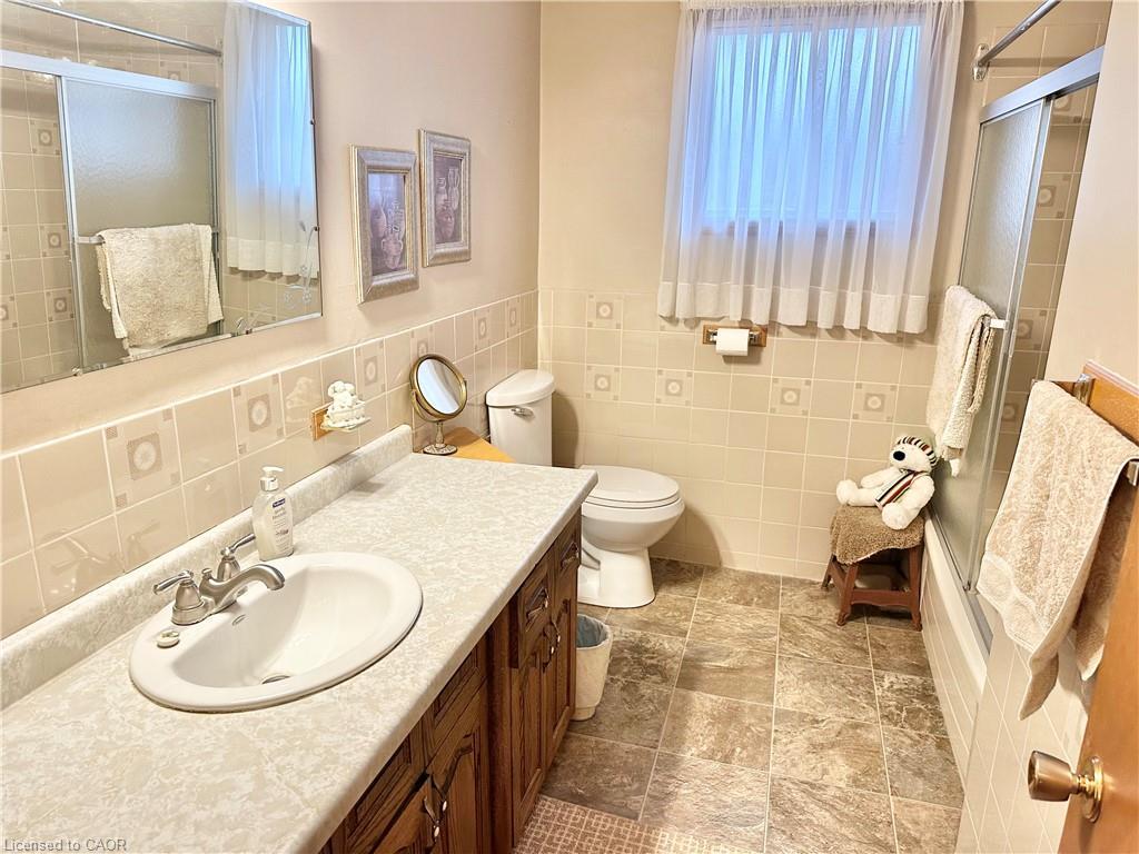 248 Howard Street, Waterford, ON - Indoor Photo Showing Bathroom