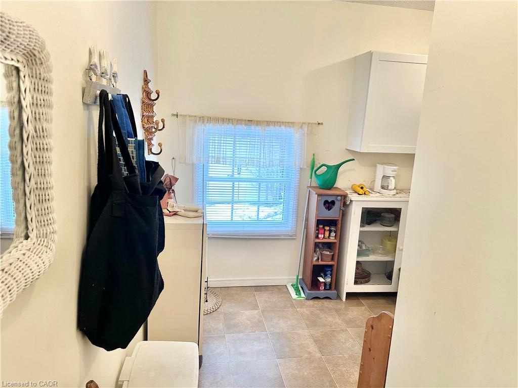 248 Howard Street, Waterford, ON - Indoor