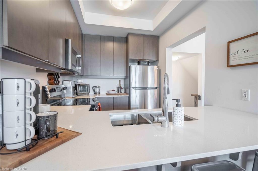 4882 Connor Drive, Beamsville, ON - Indoor Photo Showing Kitchen With Stainless Steel Kitchen