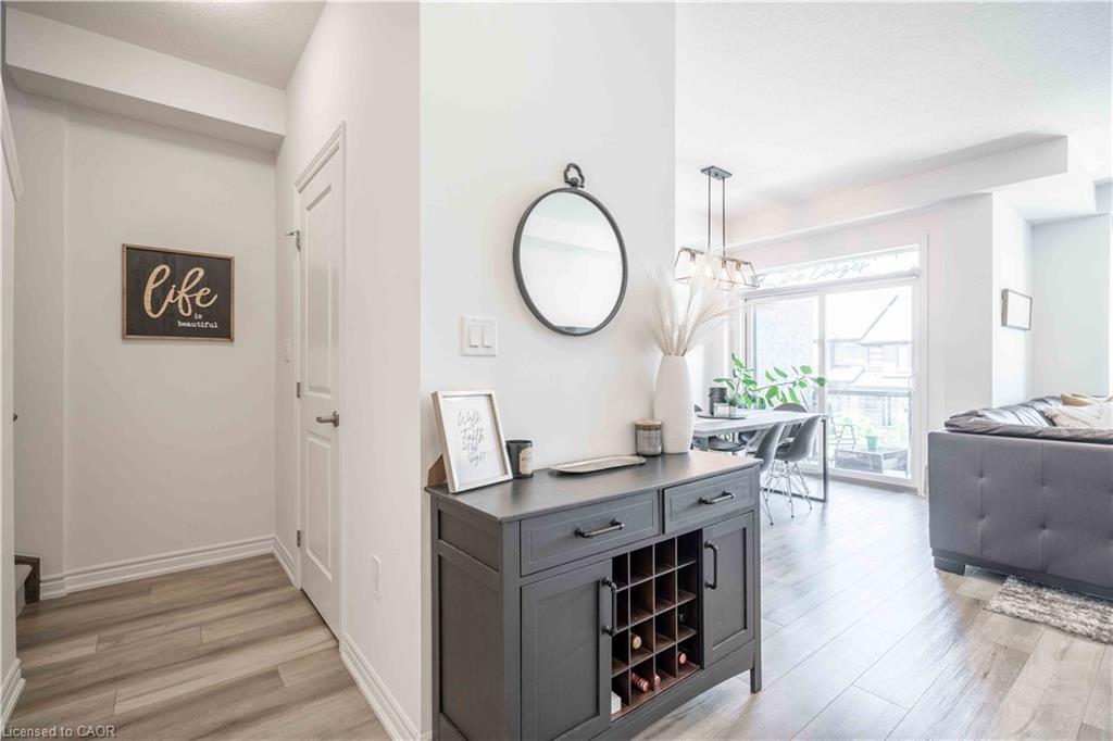 4882 Connor Drive, Beamsville, ON - Indoor