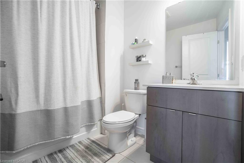 4882 Connor Drive, Beamsville, ON - Indoor Photo Showing Bathroom