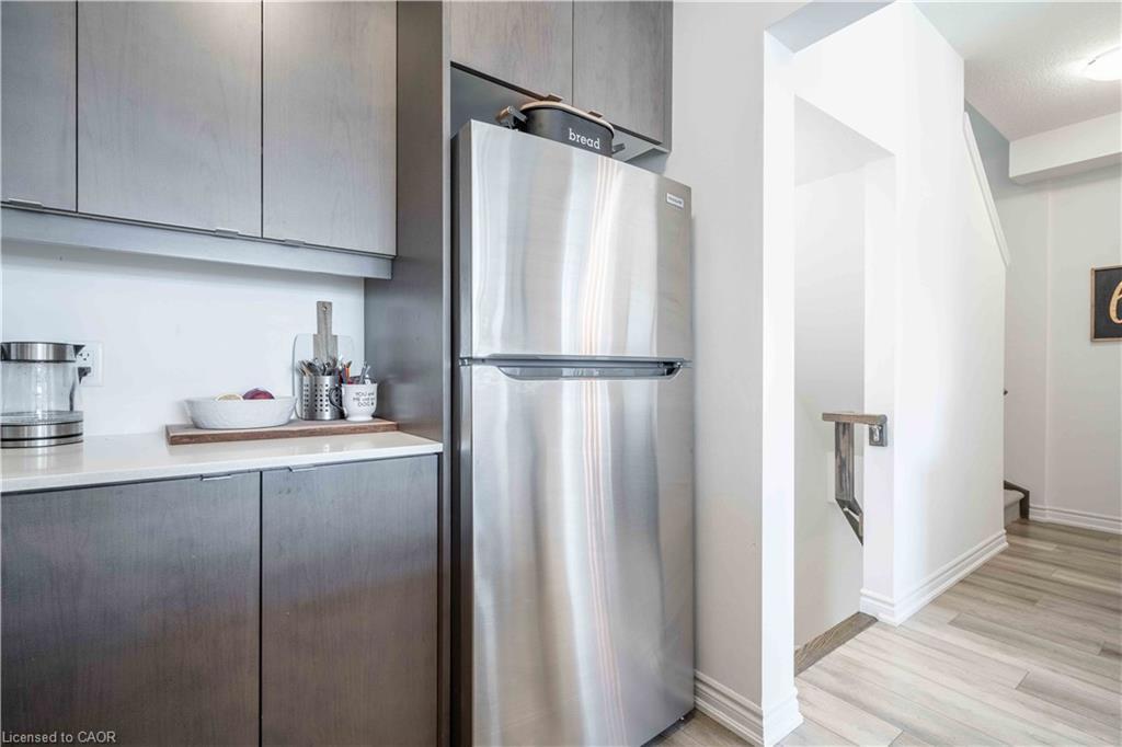 4882 Connor Drive, Beamsville, ON - Indoor Photo Showing Kitchen