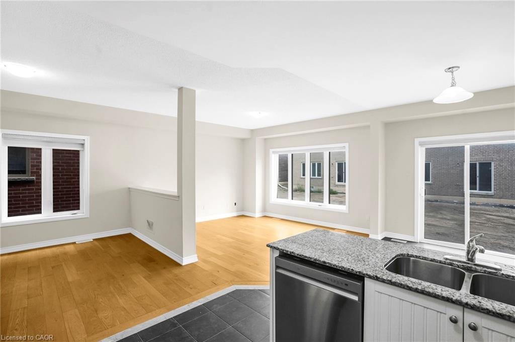 251 Palace Street, Thorold, ON - Indoor Photo Showing Kitchen With Double Sink