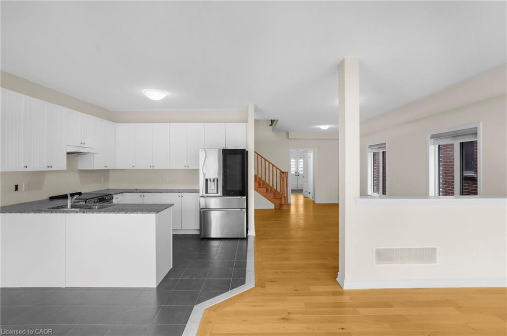 251 Palace Street, Thorold, ON - Indoor Photo Showing Kitchen With Double Sink